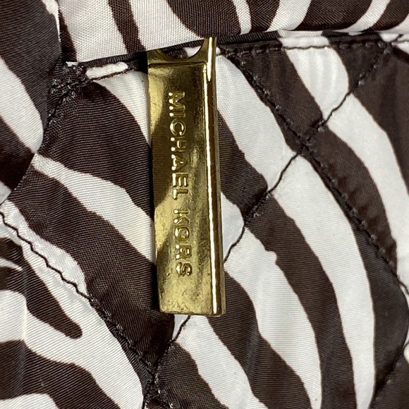 MICHAEL KORS Zebra Puffer Vest - Picture 4 of 11
